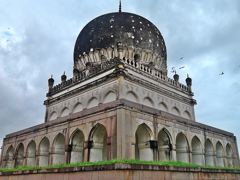 Qutub Shahi Tombs 