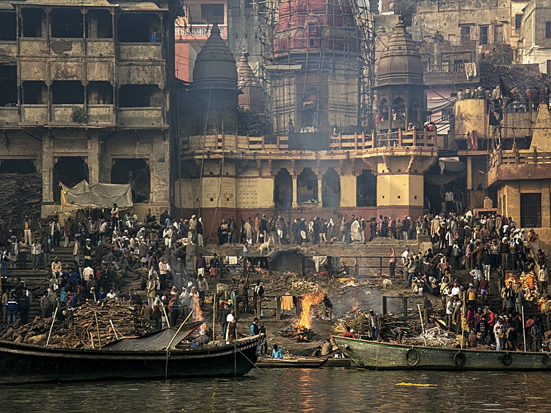  Manikarnika Ghat 