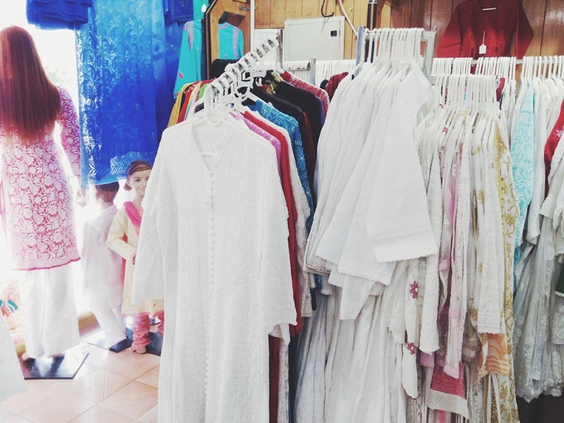 Hill Road and Linkin Road, Bandra 