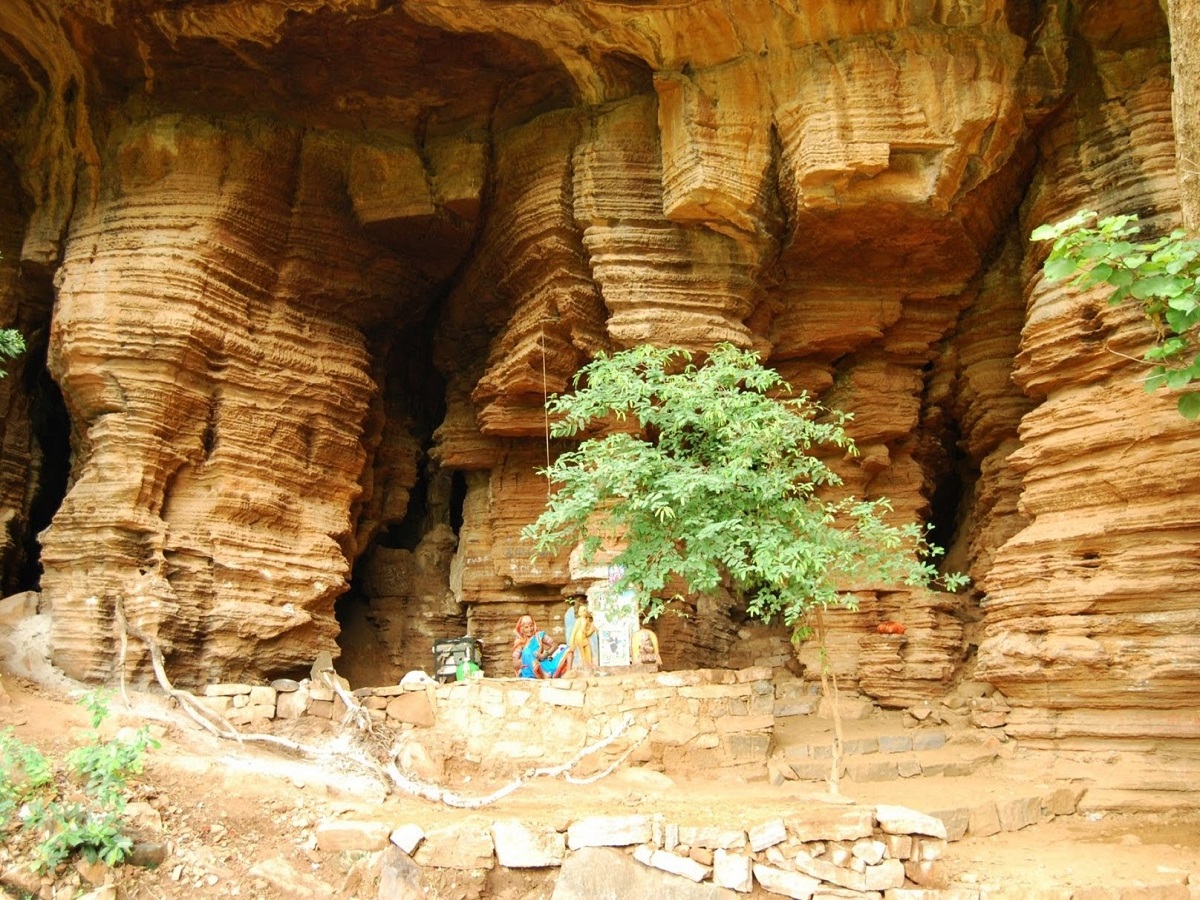 Akkamahadevi Caves