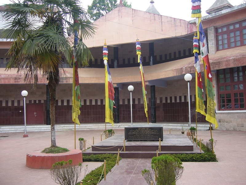  Himalayan Mountaineering Institute 