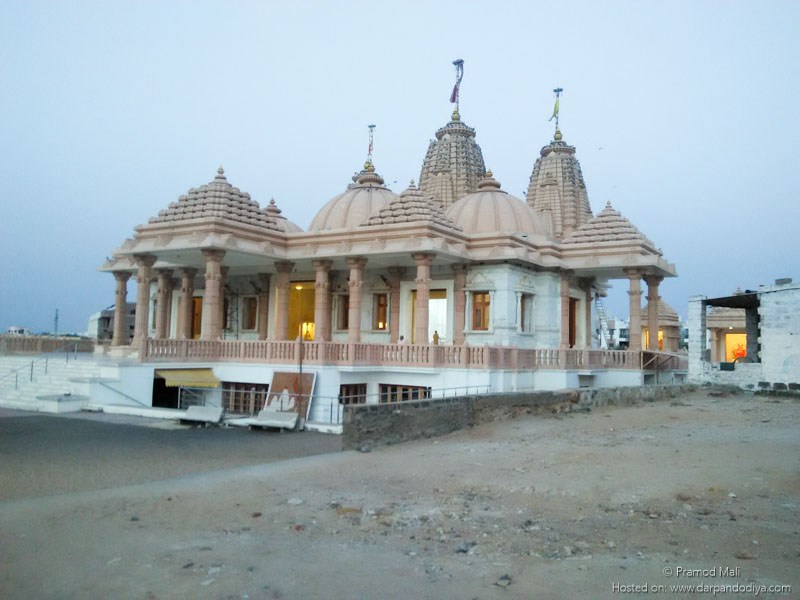  Dada Bhagwan temple 