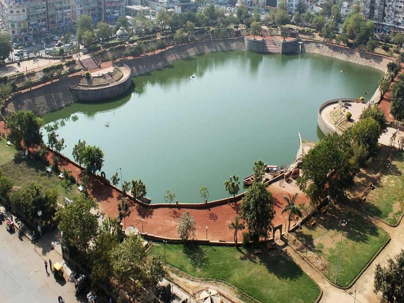 Vastrapur Lake 