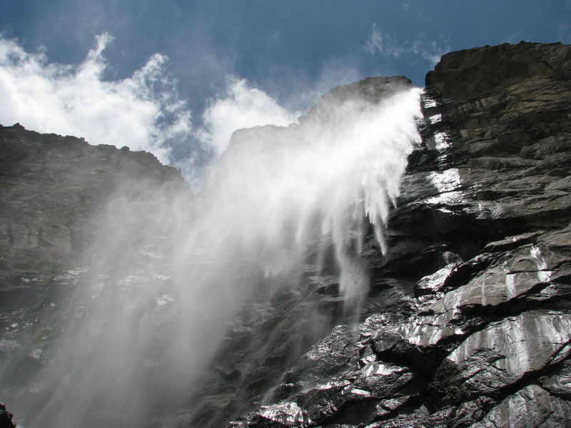  Vasudhara Falls 