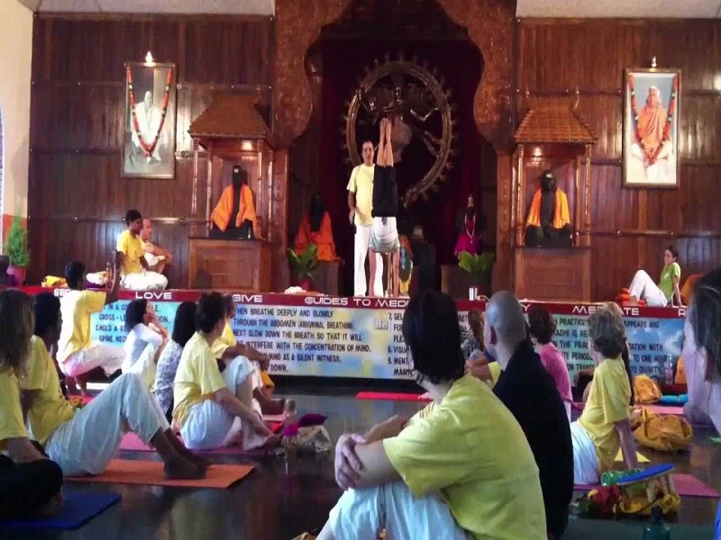 Sivananda Yoga Vedanta Centers & Ashram 