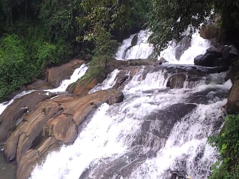 Aruvikkuzhi Waterfall 