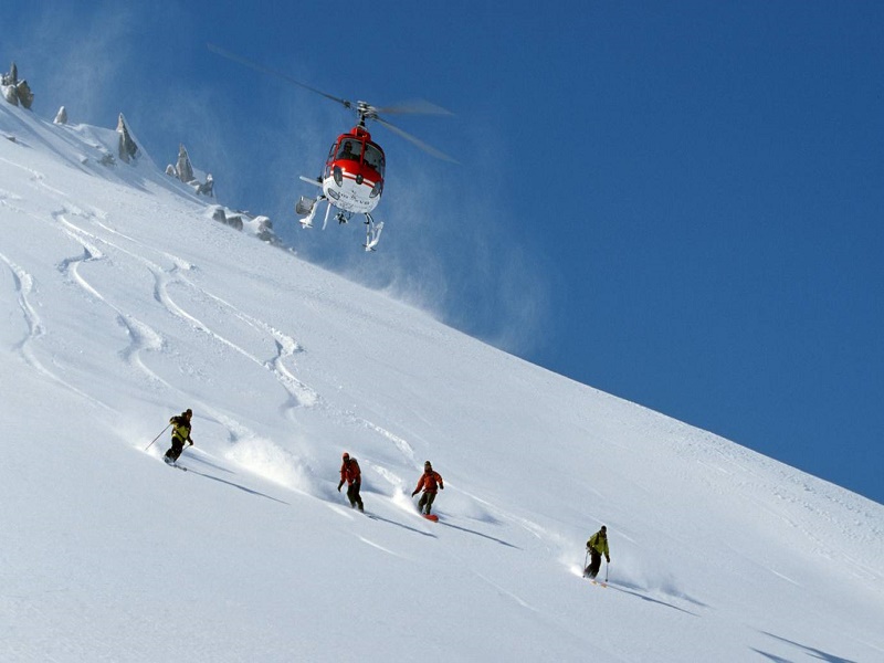Skiing in Pahalgam 