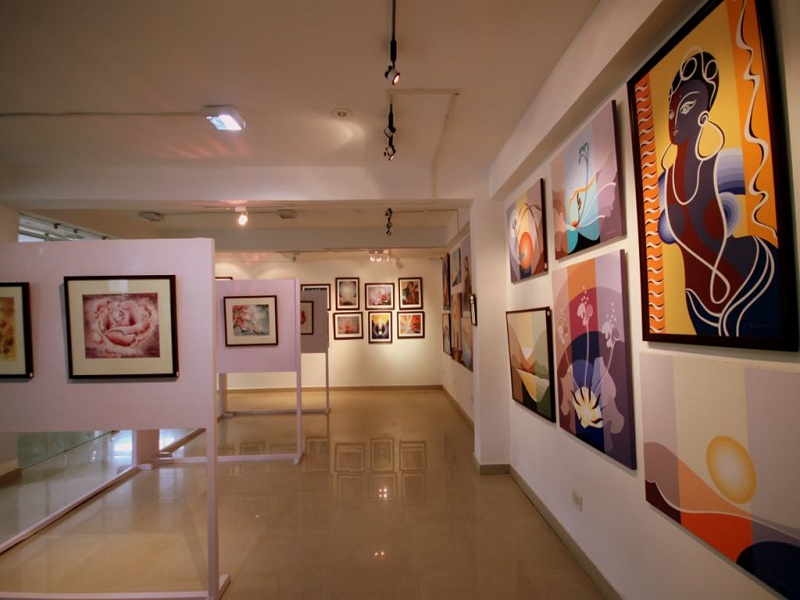  Naam Art Gallery 