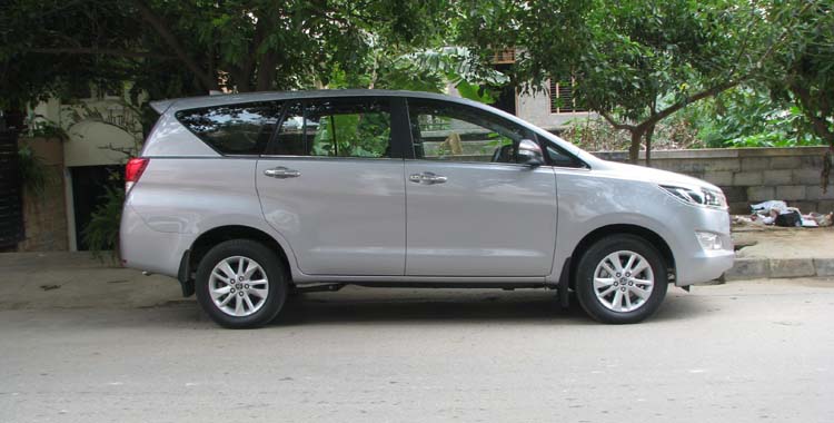 Innova Crysta 6+1 hire in Delhi