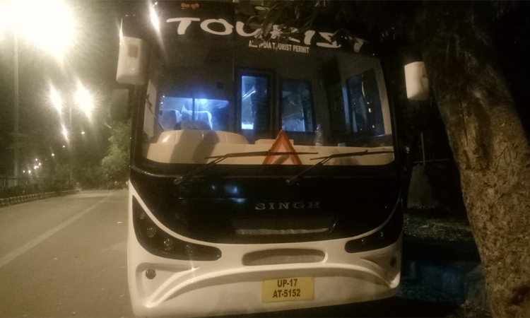 27 Seater Luxury Coach hire in Delhi