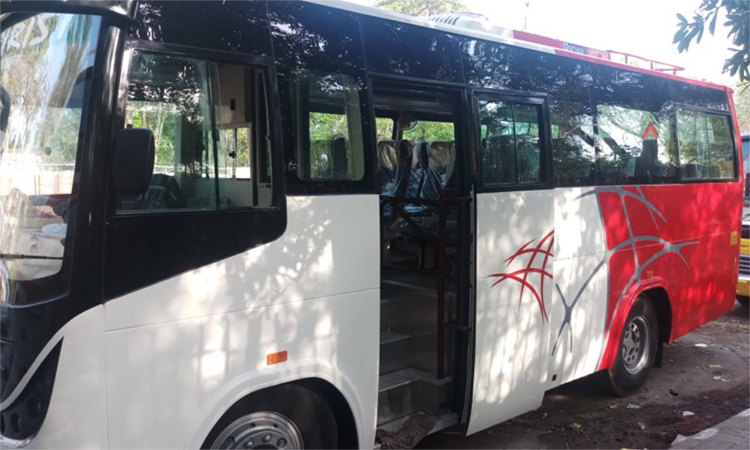 27 Seater Luxury Coach hire in Delhi